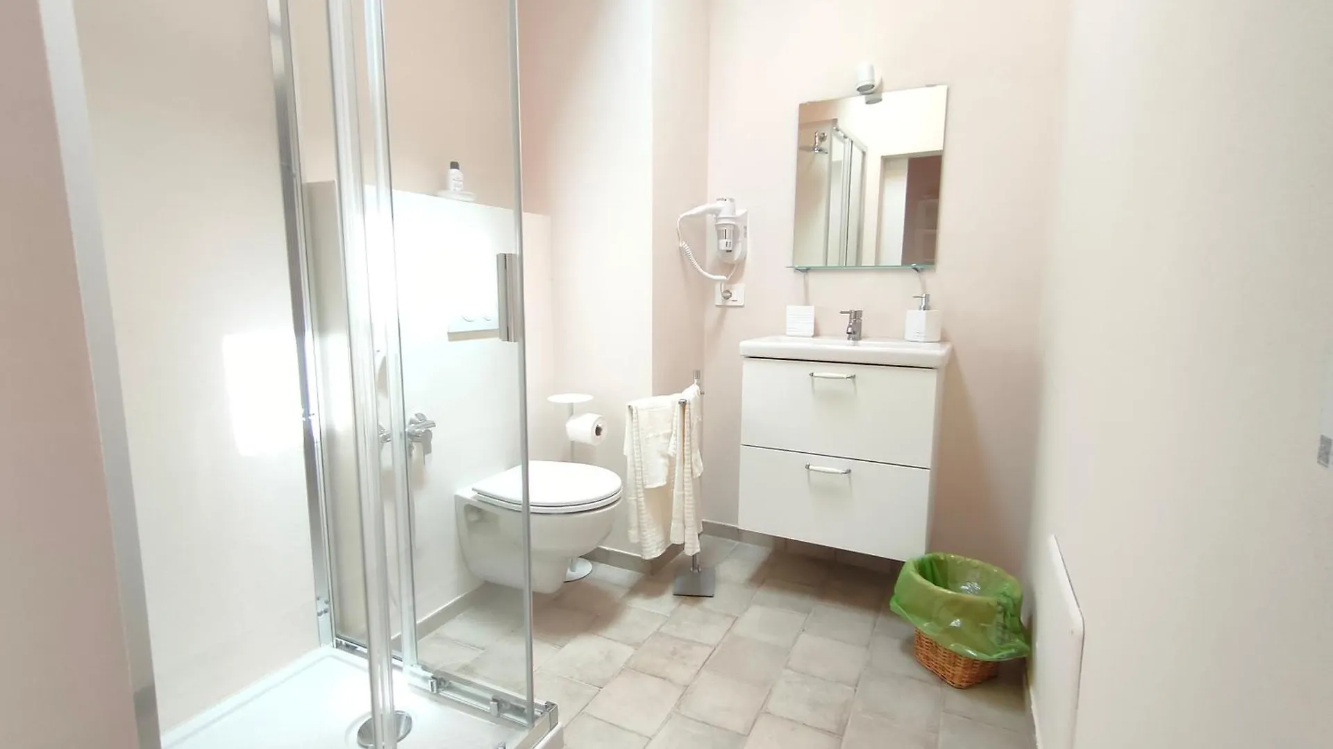בית הארחה מונטגרידולפו Villa Seven Colors איטליה