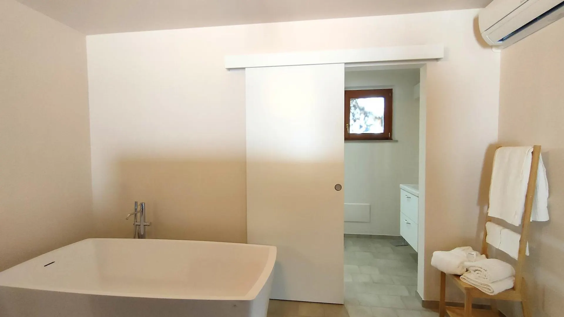 בית הארחה מונטגרידולפו Villa Seven Colors