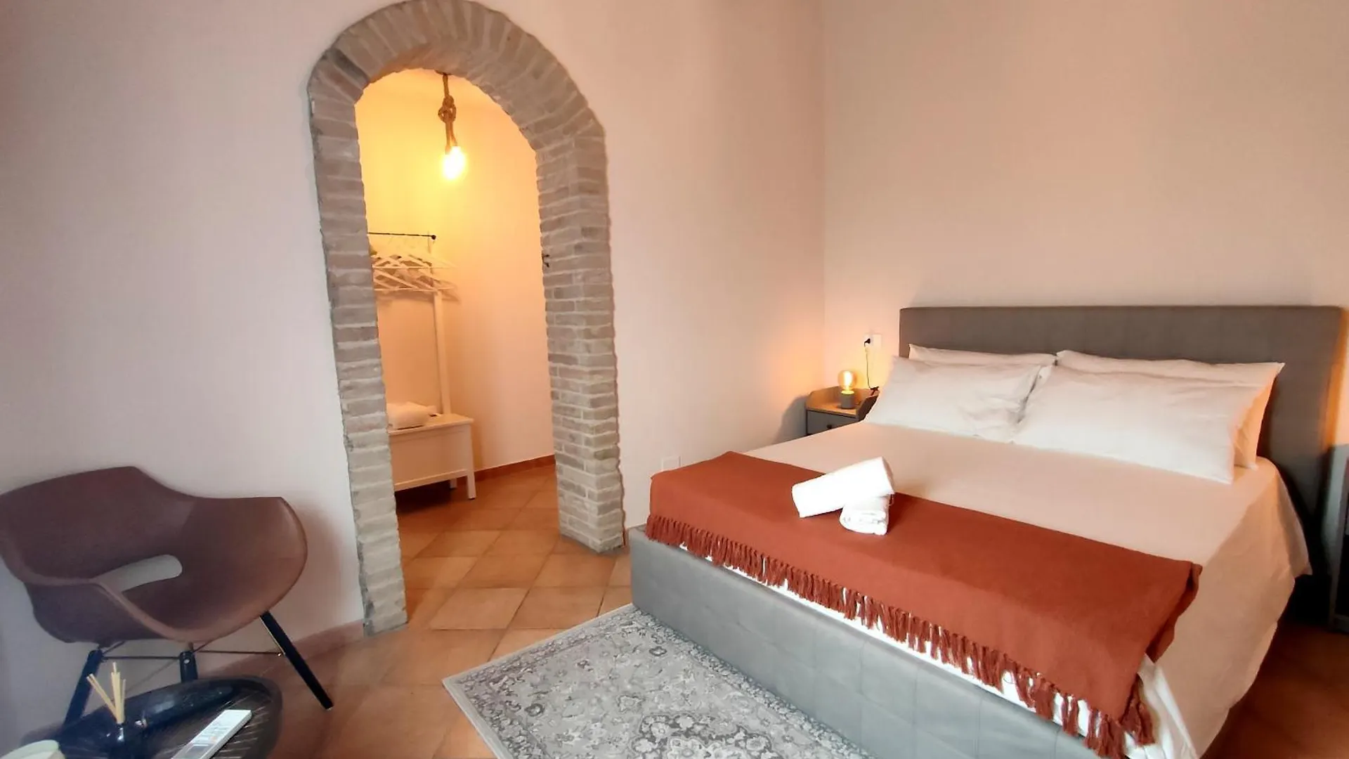 בית הארחה מונטגרידולפו Villa Seven Colors איטליה